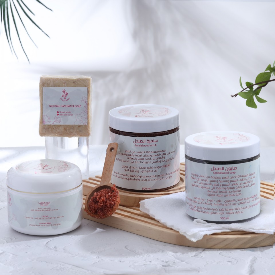 مجموعة الترطيب بالصندل والحليب